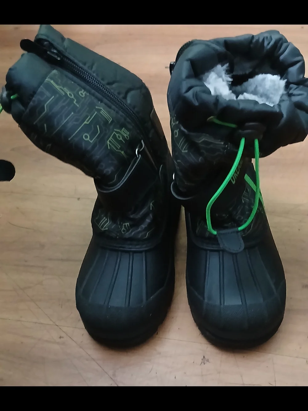 Dream Pairs fur durability